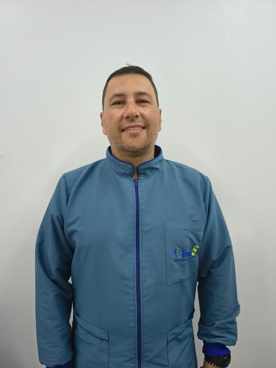 Dr. Gabriel Eduardo Cárdenas Uribe, Médico especialista en terapias alternativas de IPS CinéS